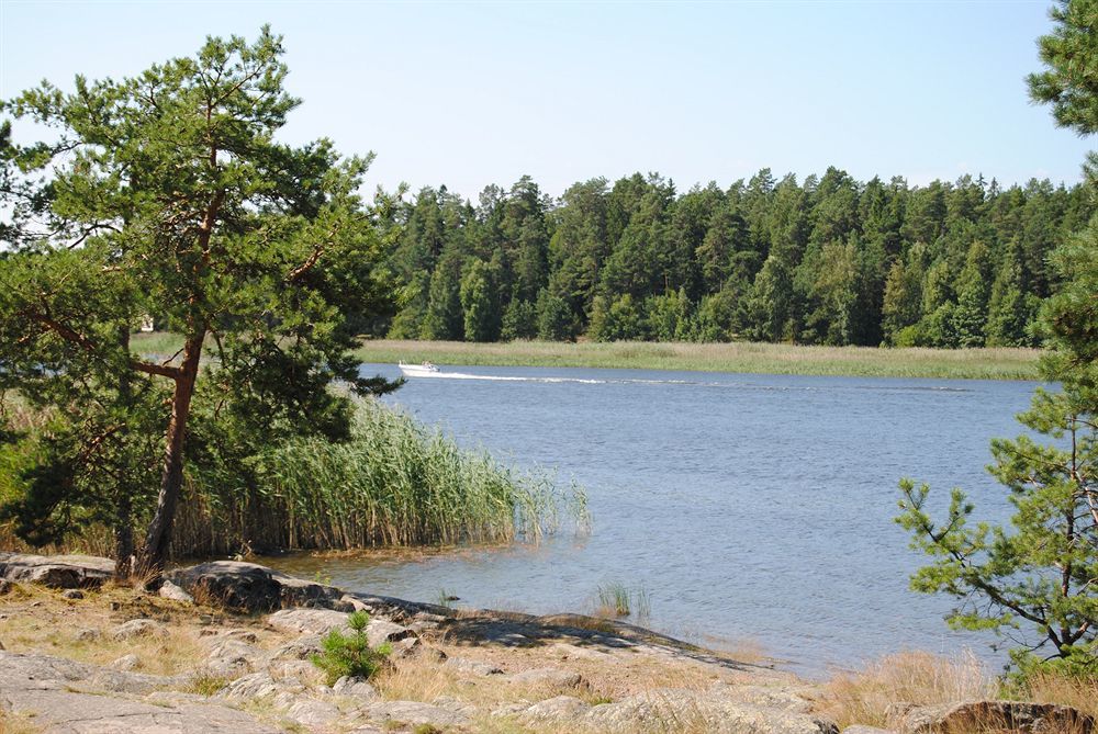 Krongarden Vandrarhem Кристинехамн Екстериор снимка