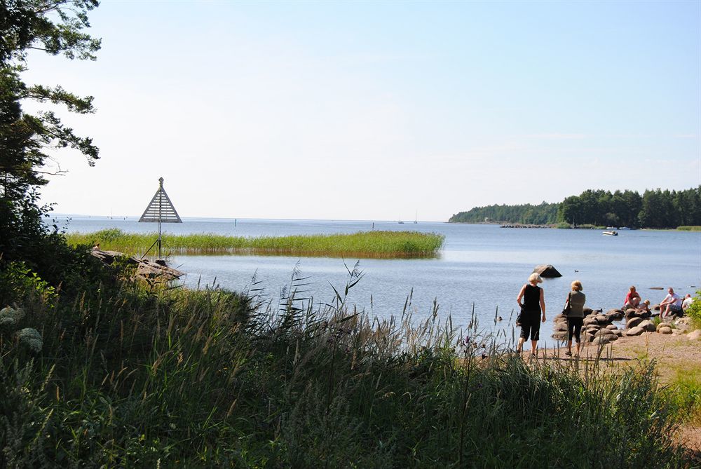Krongarden Vandrarhem Кристинехамн Екстериор снимка